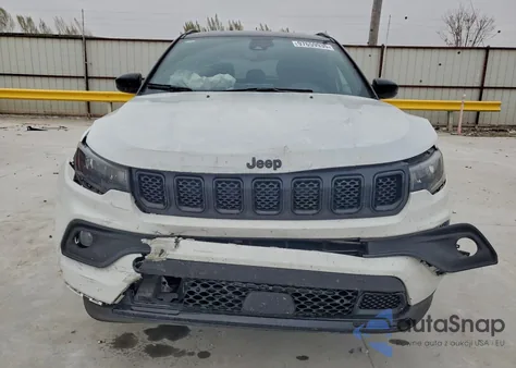 2024 Jeep Compass Latitude z USA, uszkodzony, nr VIN 3C4NJDBNXRT576553